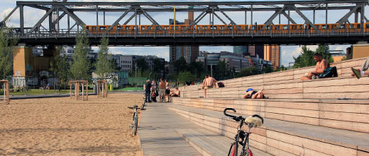 Park am Gleisdreick moderne Grünanlage in Kreuzberg